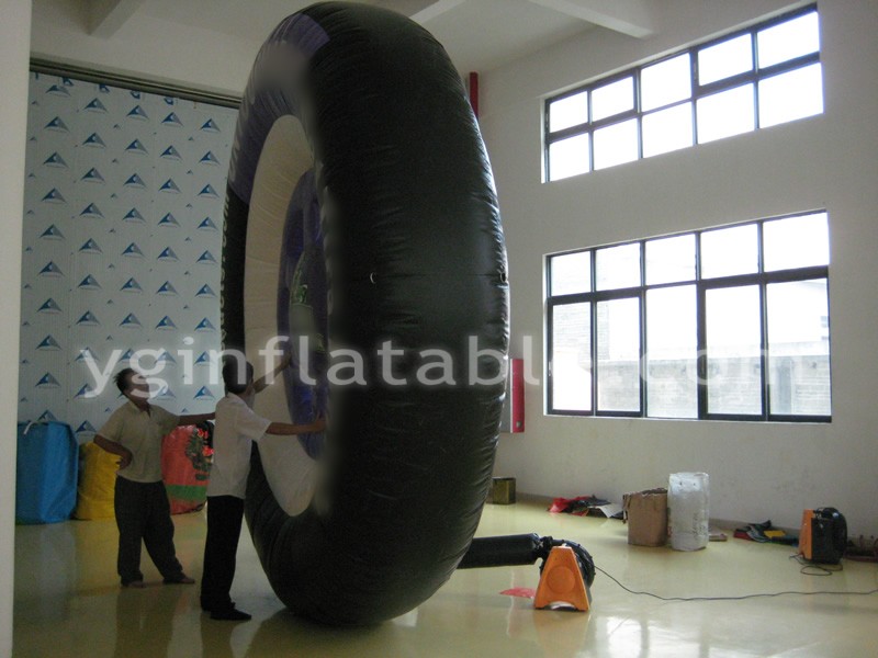 Publicidad de modelos de neumáticos inflablesGC123