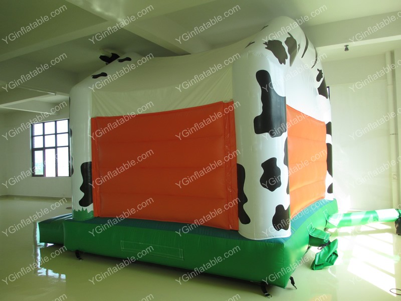 Casa de rebote de grado comercial para vacasGB515