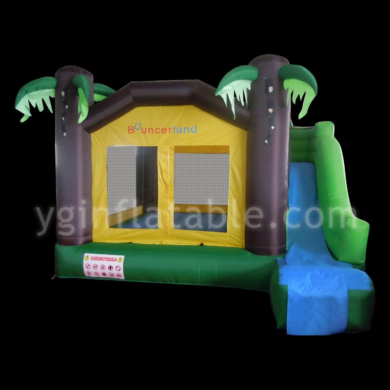 Casa inflable con piscina de bolasGB166