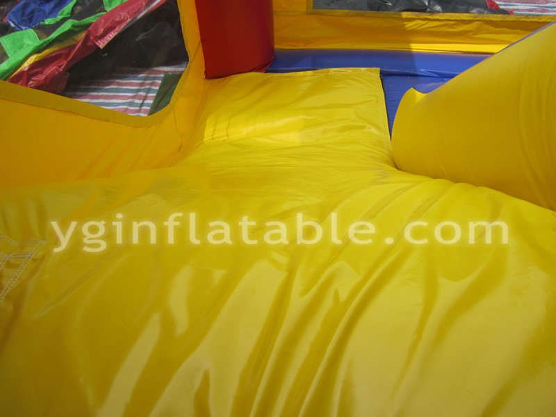 Casa de rebote inflable con tobogánGB490