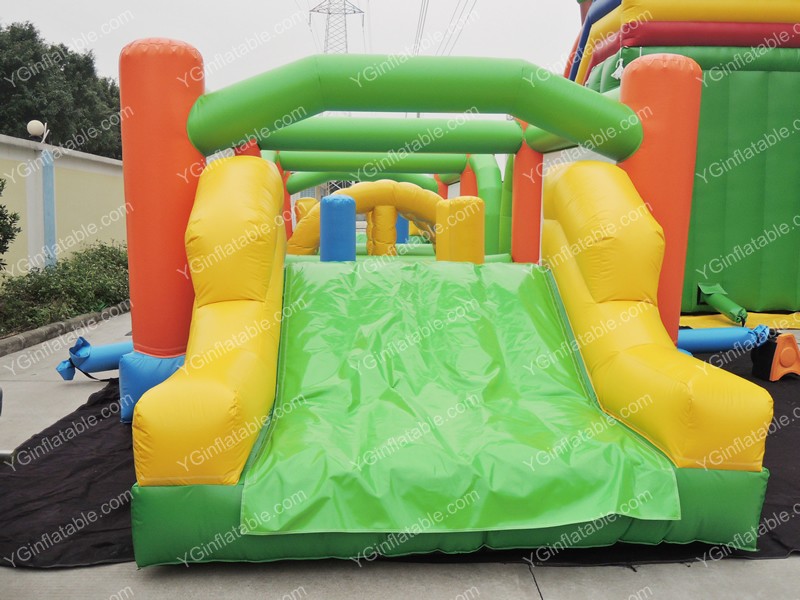 Carrera de obstáculos inflable para niñosGE147