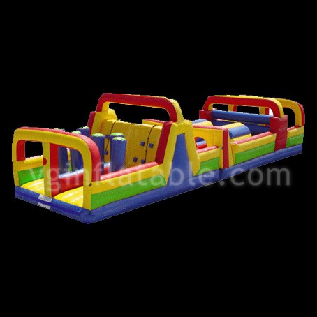 Castillo inflable con carrera de obstáculosGE123